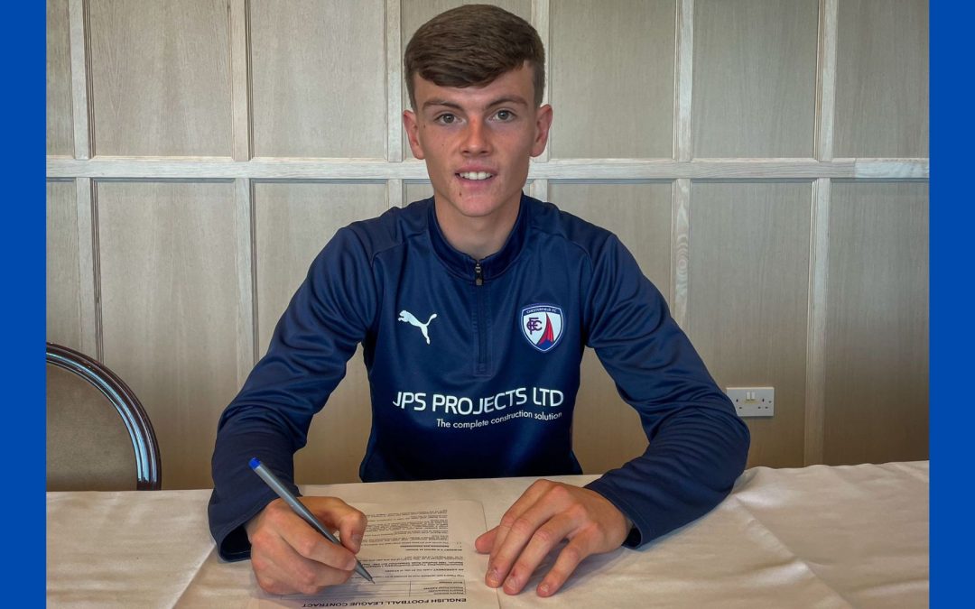 Young Everton midfielder joins Spireites
