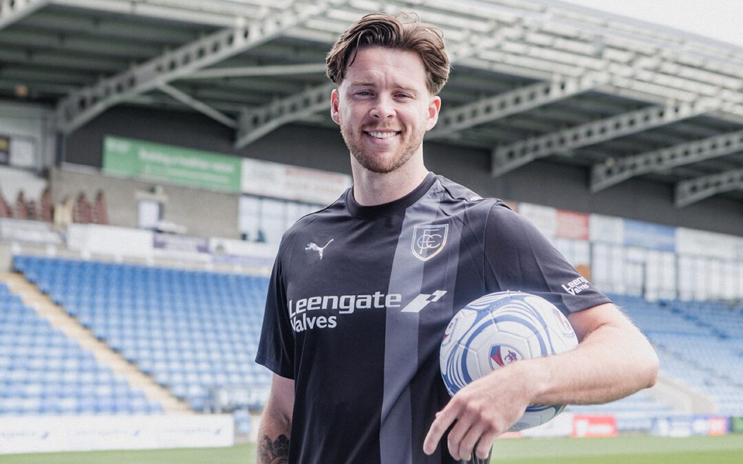Jack Simpsons signs for Chesterfield